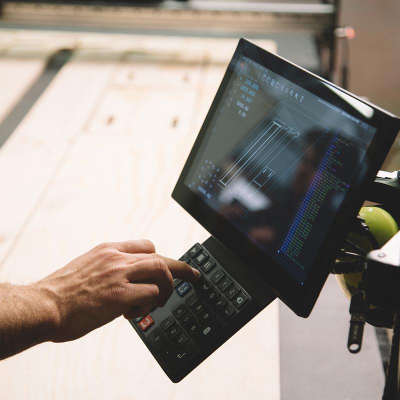 FAB Large format CNC router - Computer and CNC software